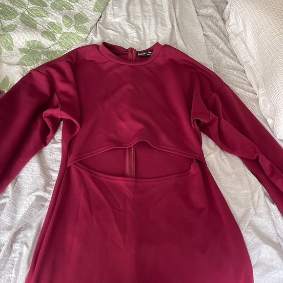 Long sleeve maroon dress with midline slit - Picture 2 of 2